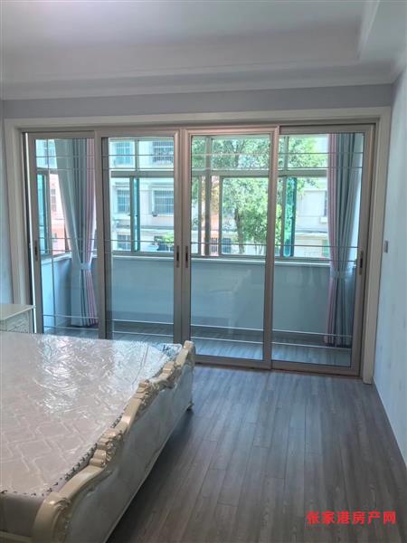 中德新村豪装2/1/1朝南好房66万