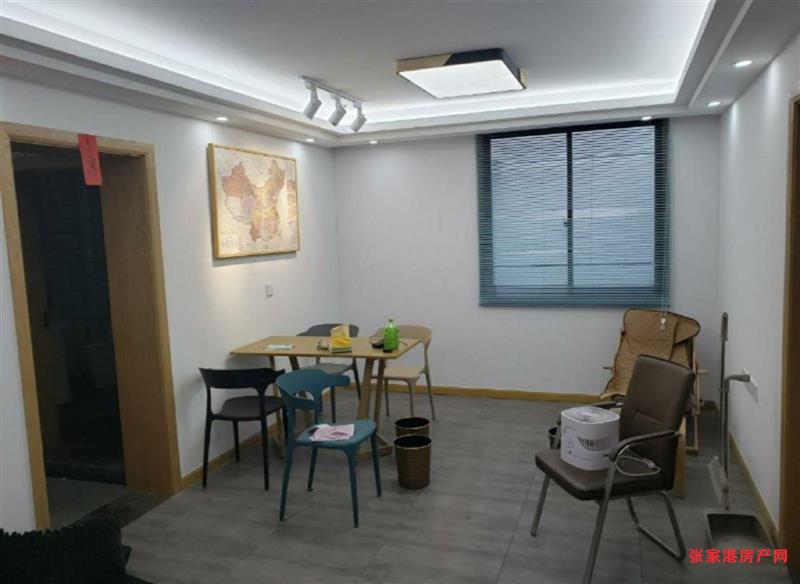 花园浜四村，顶复，89平70平自，现代精装，157.8万