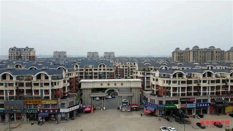 坐看假山美景，华瑞佳苑40万3室2厅1卫毛坯，看花园的中心