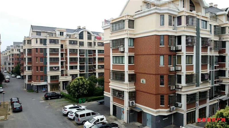 坐看假山美景，华瑞佳苑40万3室2厅1卫毛坯，看花园的中心