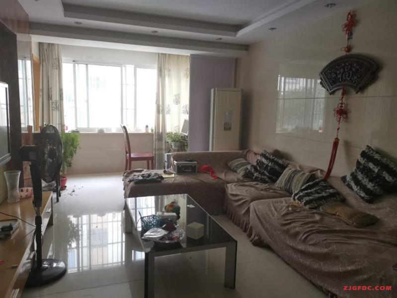 云盘二村，117平自，三房，精装修，179万