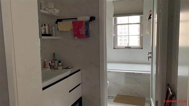 金新城首府378万4室2厅2卫豪华装修成熟社区，交通便利