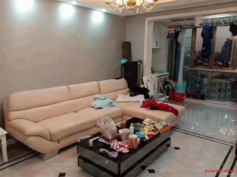 金新城首府，10楼，93平车位，精装修，279.8万