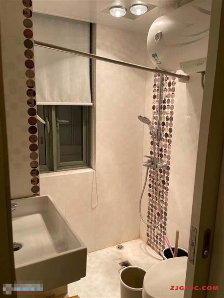 丽景华都精致装修一室一厅拎包入住看房子方便