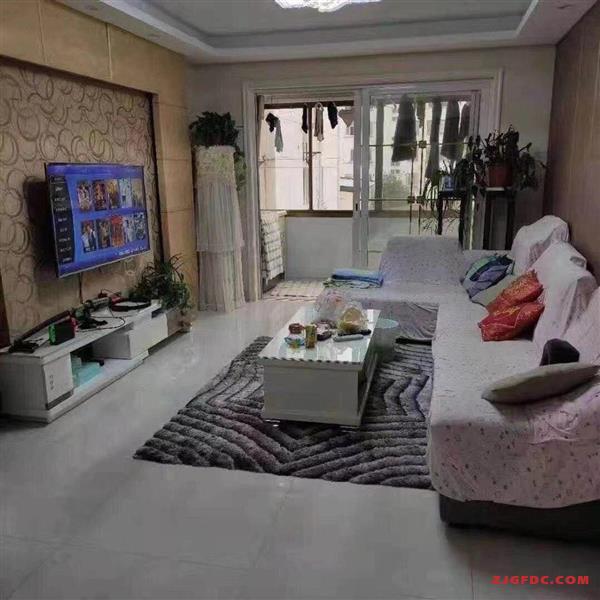 云盘二村，2楼，106平自，精装修，176.8万