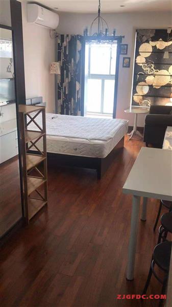 丽景华都2100元1室1厅1卫精装修，楼层佳，看房方便