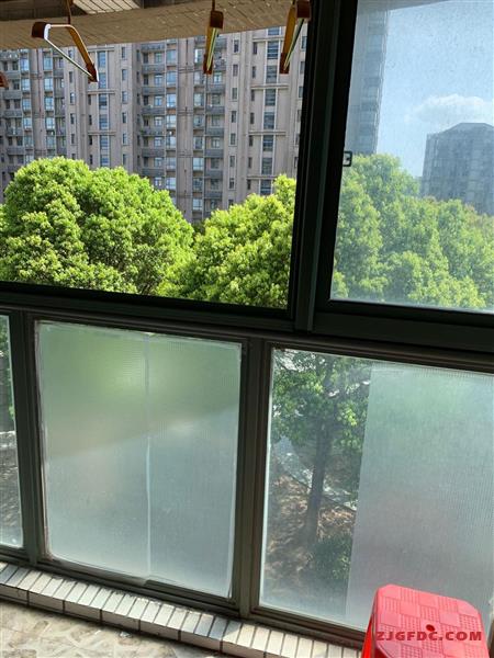 丽景华都1600元1室1厅1卫精装修，少有的低价出租！！！！