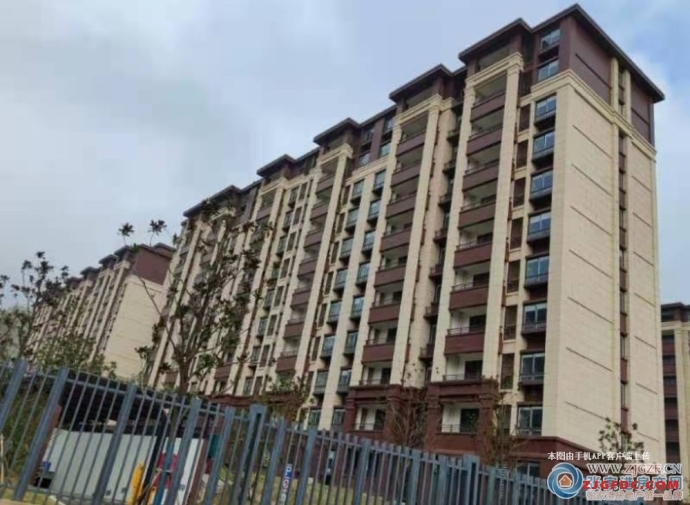 重点推荐，凤凰山风景区旁，凤凰雅苑78万2室2厅1卫毛坯