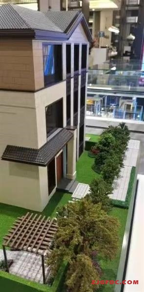 凤语江南1楼毛坯别墅5房朝南230平米280万