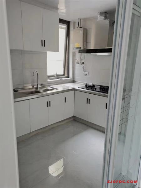 御景天成书香里精装好房1房/2厅/1卫朝南106平米2100元/月送车位