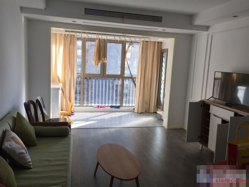 急租中联铂悦2916元3室2厅1卫中装，家具家电齐全