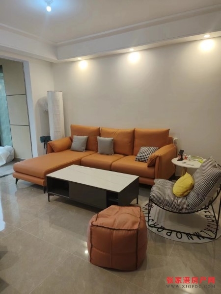 云筑精装好房3房/2厅/1卫朝南30000平米2500元/月