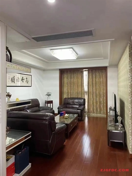 急！急！急！阳光里程240万3室2厅2卫精装修，急售！