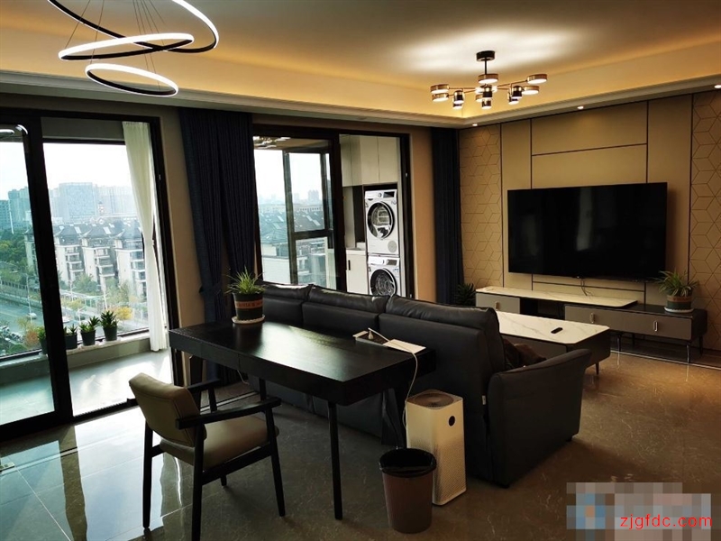 全新家私电器，金茂府8000元3室2厅2卫豪华装修