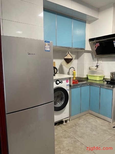 攀华国际广场6楼50平方精装修公寓出租