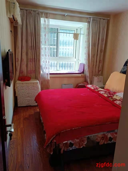 Q新小河坝新村正步行街西楼2楼2室1厅2朝南6512自满2年149万可谈