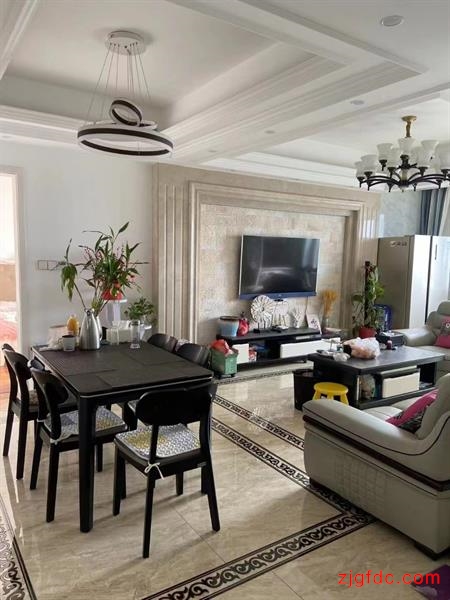 阳光锦程26楼99平精装修加汽车位满2年178万