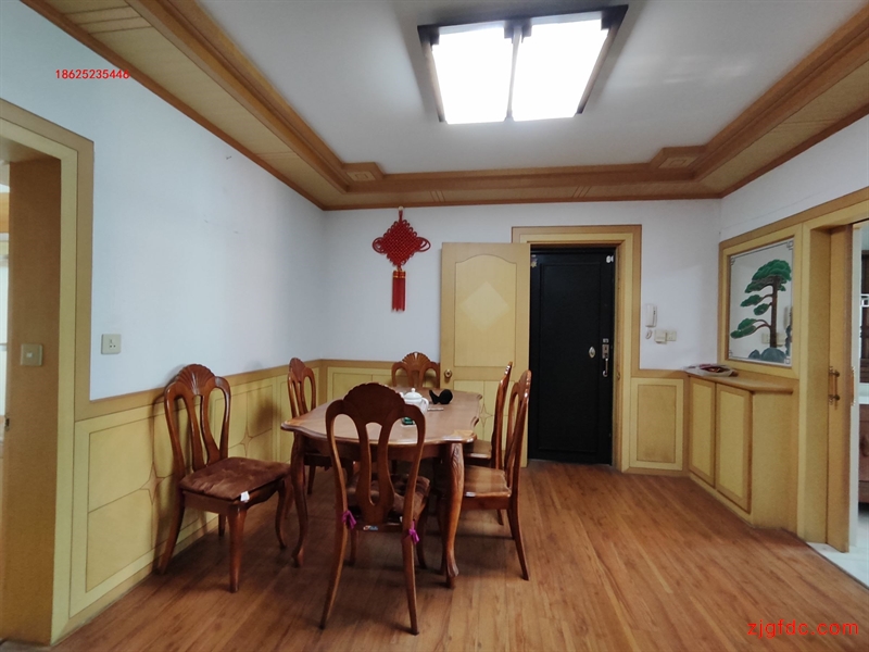 云盘小学市二中城建新村108平老精装140万自学位都在