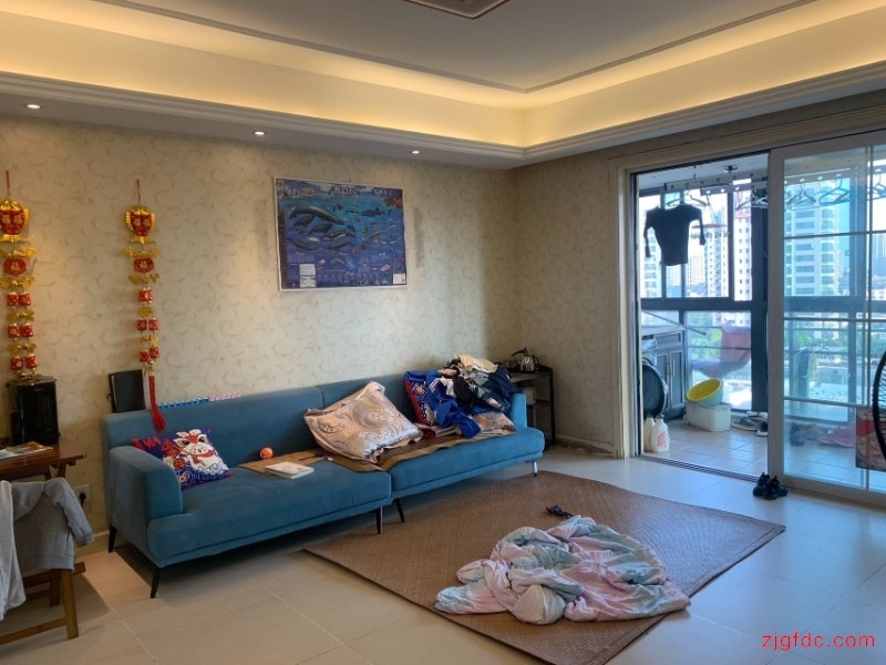 甲江南11楼140平精装，满两年学位在