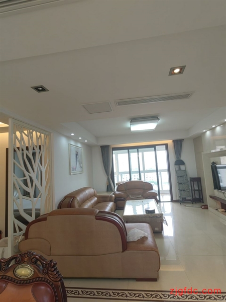 低价急租梁丰中学旁甲江南3室2厅2卫精装修，拎包即住！