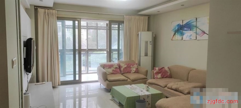 梁丰中学旁生活交通方便，清水湾2333元2室2厅1卫精装修