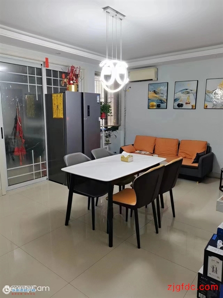 湖滨新村2楼85平方精致装修二室105万元