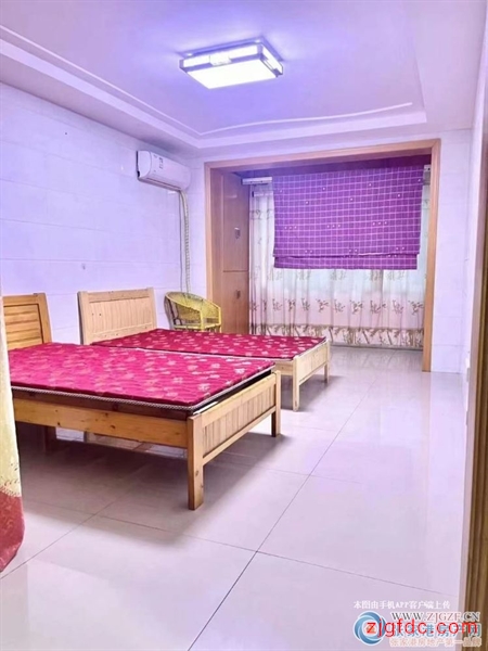 锦丰向阳二村4楼79.6平方中档装修二室42万元