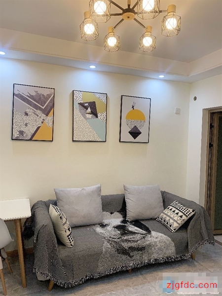 好房出租，赶快行动，中联铂悦2000元1室1厅1卫精装修