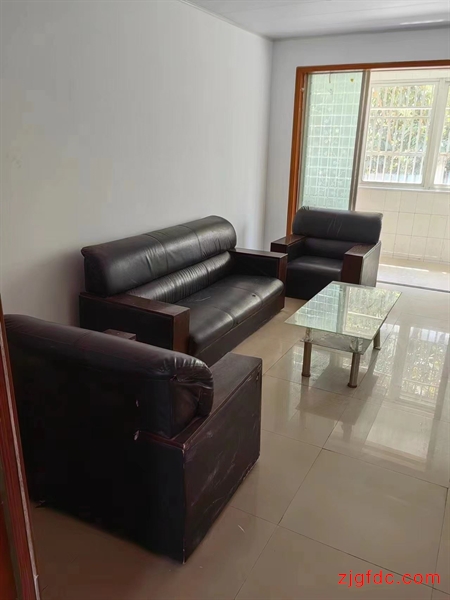 Q云盘二村2楼3室2厅1卫3朝南双阳台110平新中装95万满2年二中学区