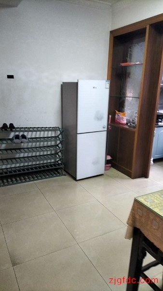 厚生新村精装好房2房/2厅/1卫朝南138平米1333元/月