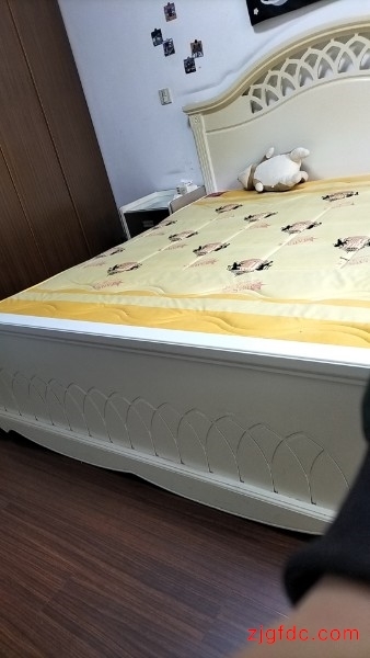 厚生新村精装好房2房/2厅/1卫朝南138平米1333元/月