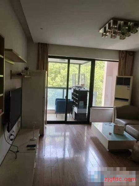 低价出租甲江南1750元2室1厅1卫中装，随时带看