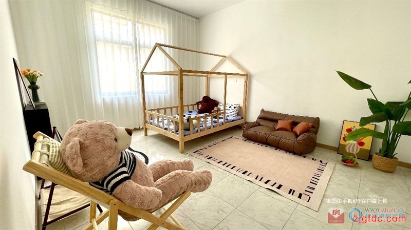 云盘二村1楼超大院子137平方精致装修三室116万元