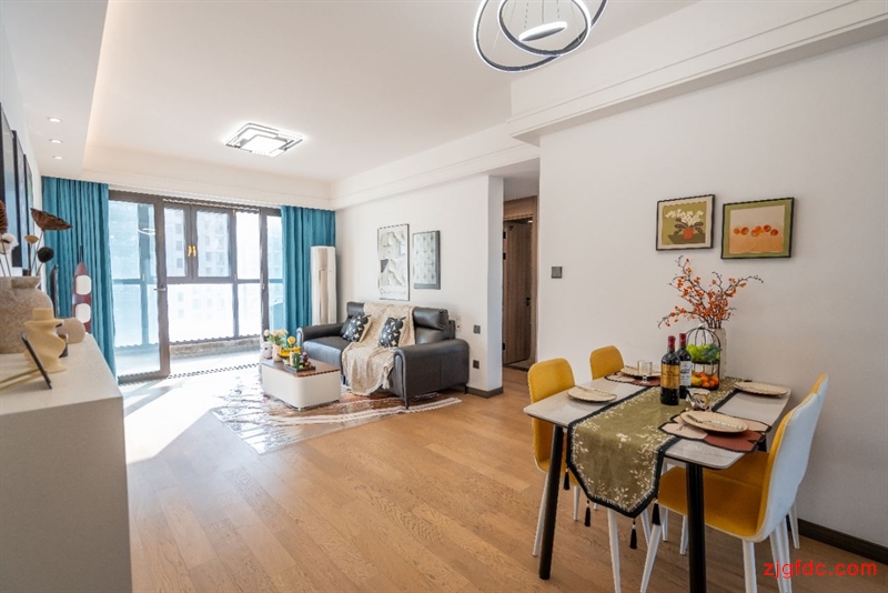 高档小区！万科城市之光95万2室1厅1卫精装修，性价比超高！