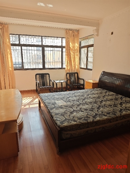 云盘二村2楼73平68.8万2室1厅1卫紧靠二中学区房不要错过