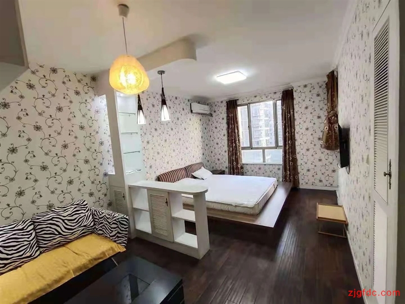 清水湾1500元1室1厅1卫精装修，价格便宜，交通便利！