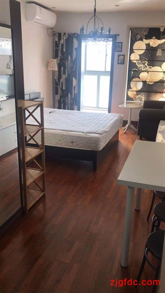丽景华都1300元1室1厅1卫精装修，家具电器齐全，有匙即睇！